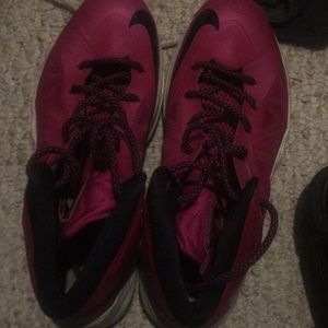 valentine Lebron size 7.5 Women